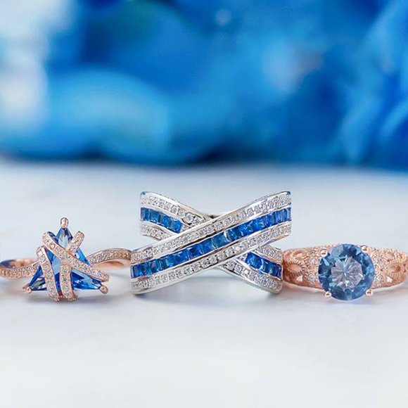 Elegant Silver and Blue Crossover Ring - Picture 7 of 8